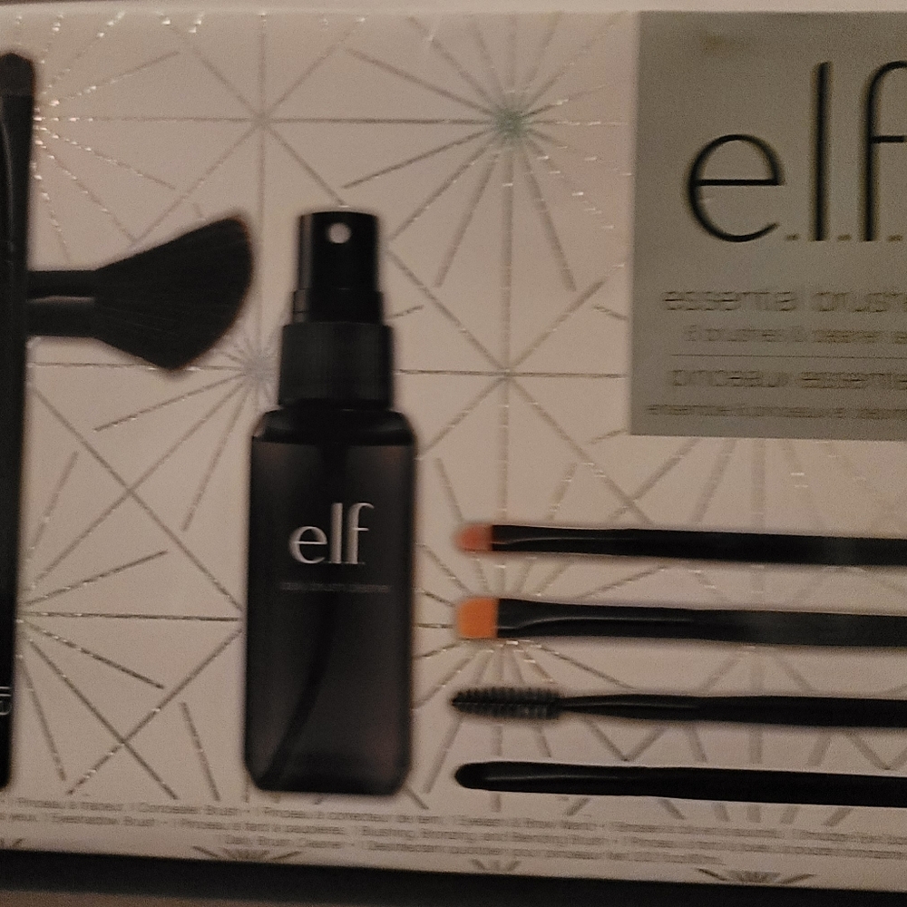 Makeup brushes